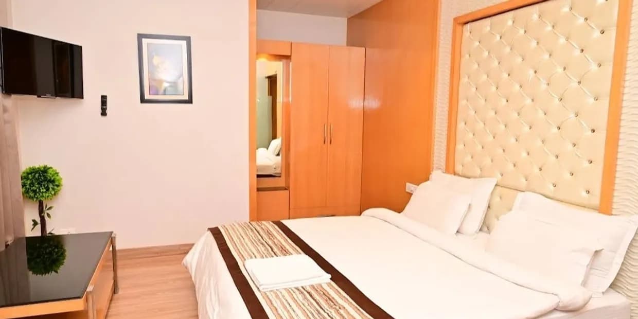 Double Bed Room at Shri Mahakaleshwar Bhakta Niwas
