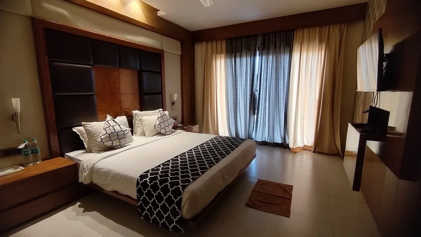 Three Bed Room at Shri Mahakaleshwar Bhakta Niwas