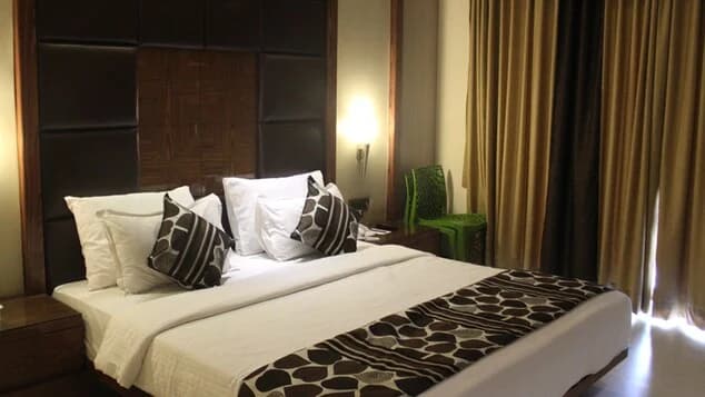 Delux Double Bed at Shri Mahakaleshwar Bhakta Niwas